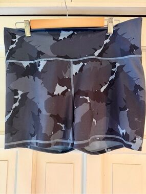 lululemon athletica Gray and Black Camo Bike Shorts